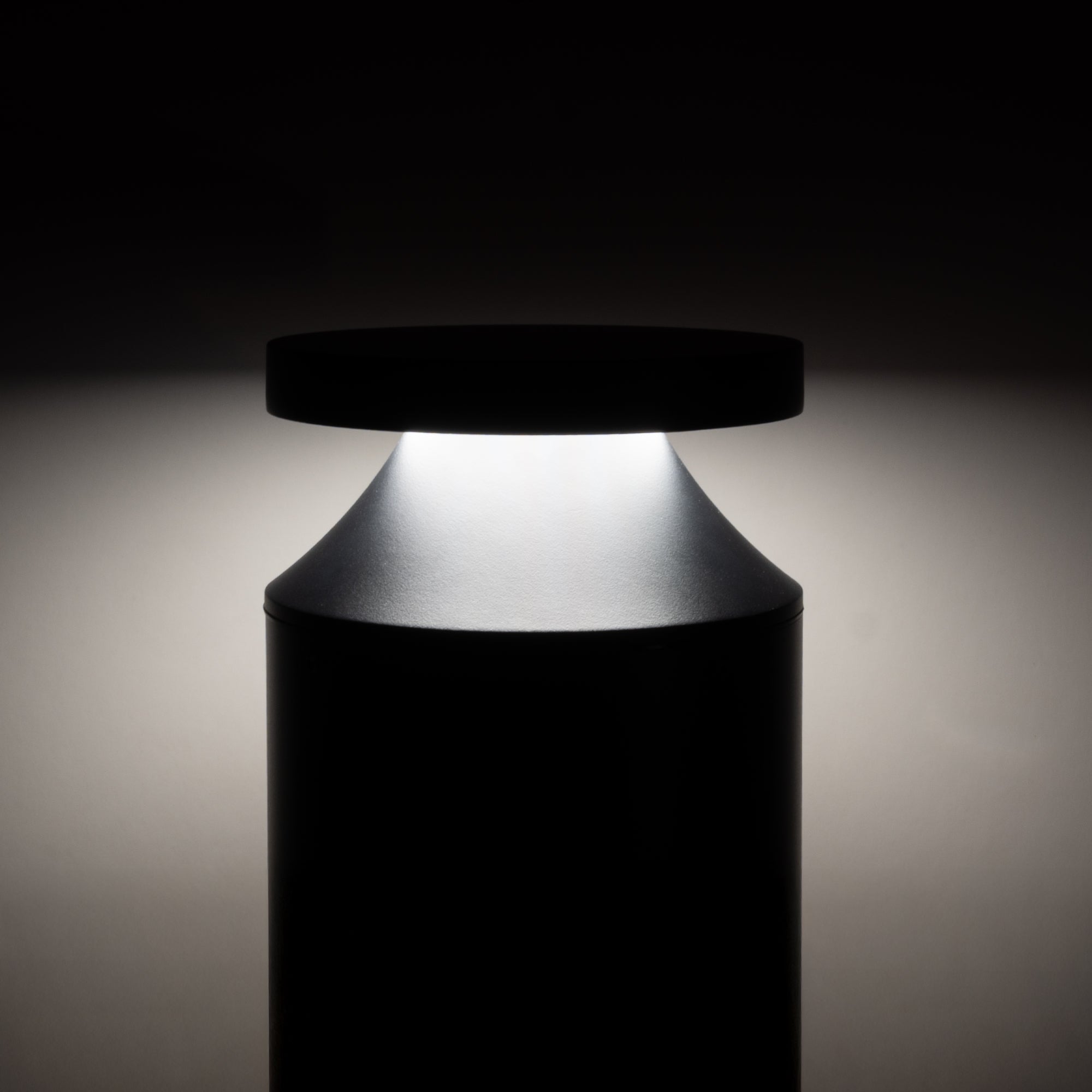 HV1638T-BLK - Noray 570mm Black LED Bollard Light