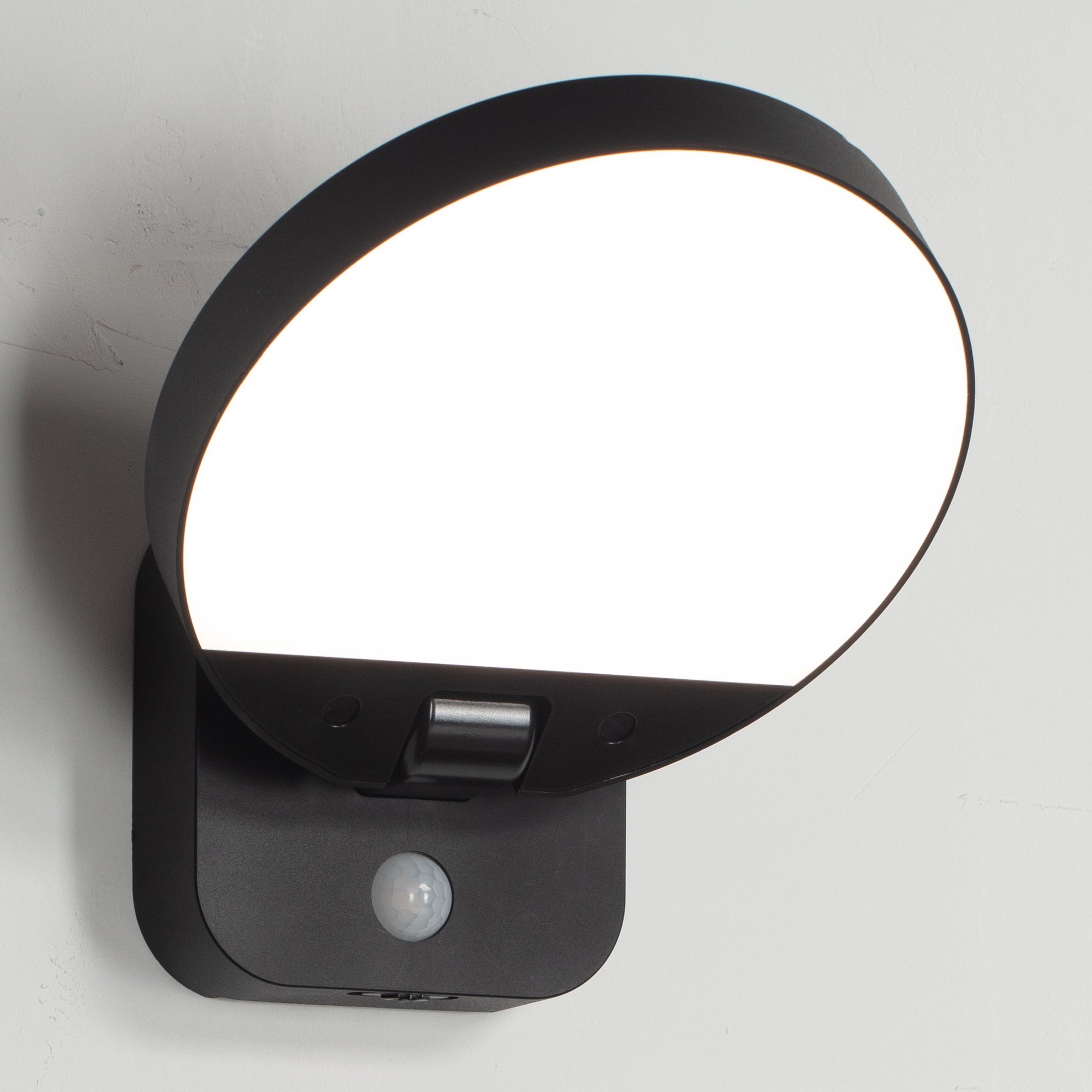 HV36724-BLK - Solarni Polycarbonate Black Solar Wall Light