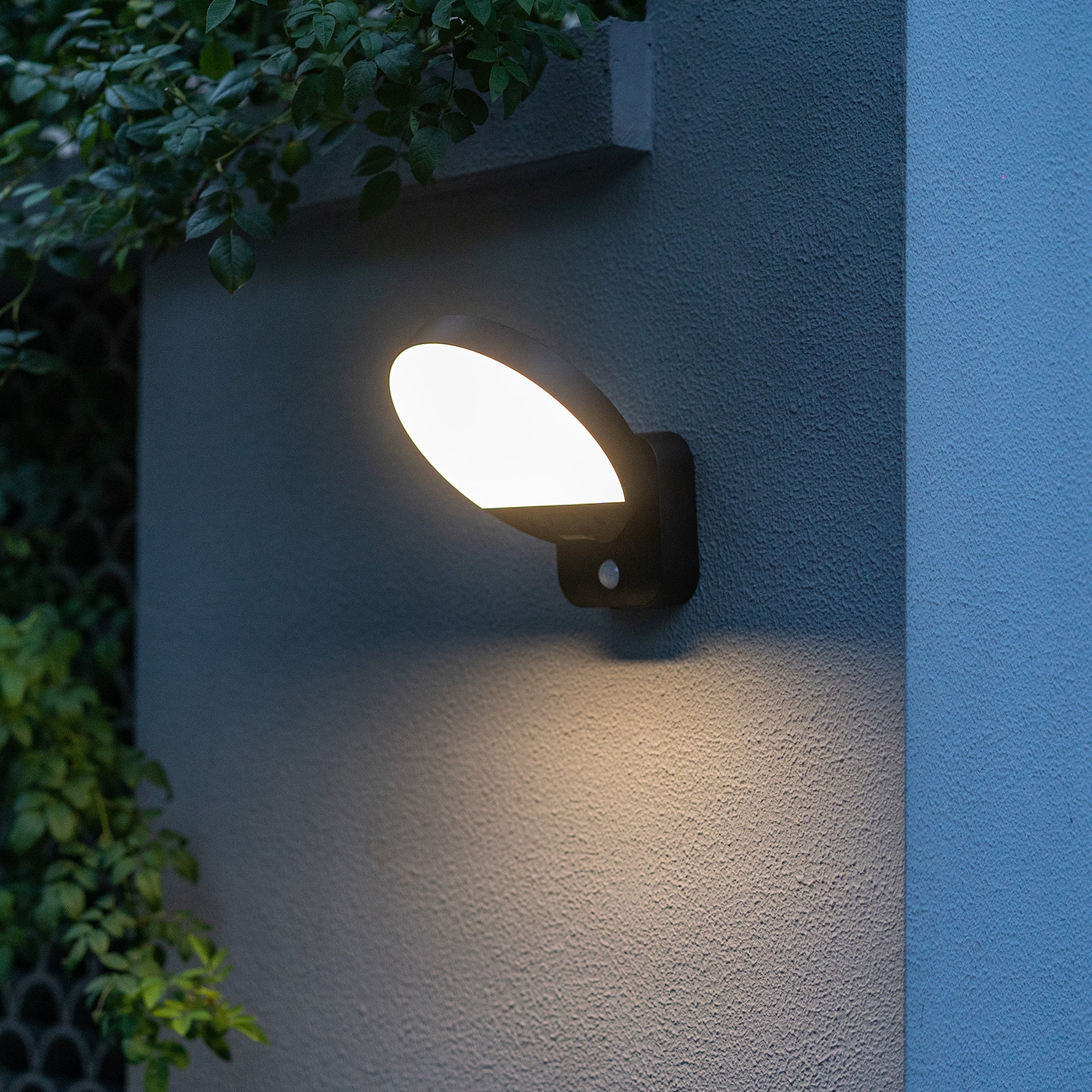 HV36724-BLK - Solarni Polycarbonate Black Solar Wall Light