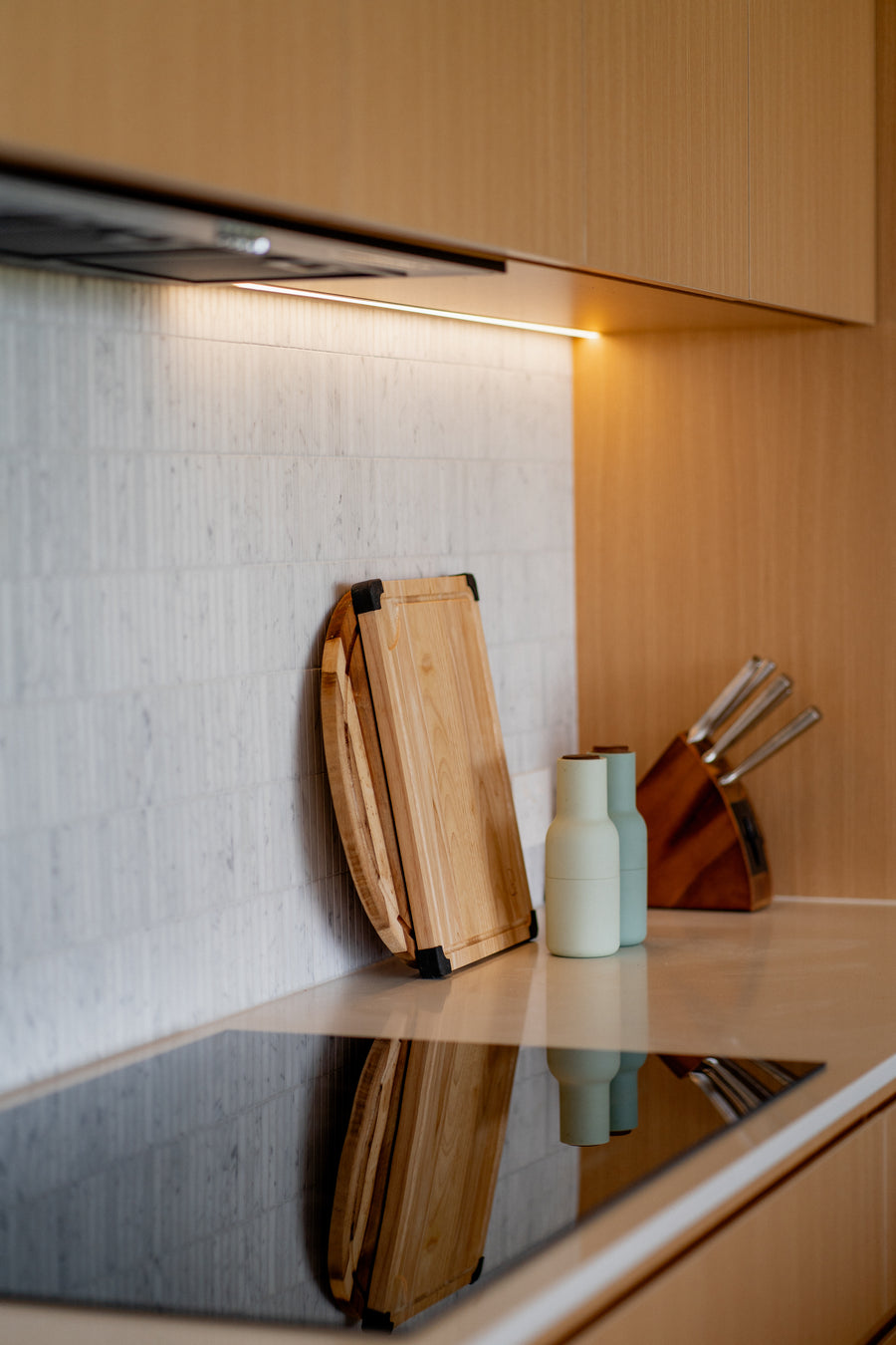 LED Strip Lighting Under Kitchen Cabinets Above Cooktop