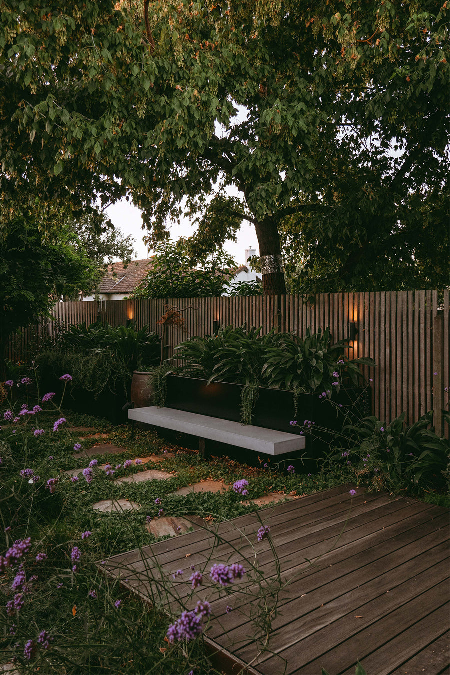 Garden Feature Lighting using Tivah Up & Down by Havit