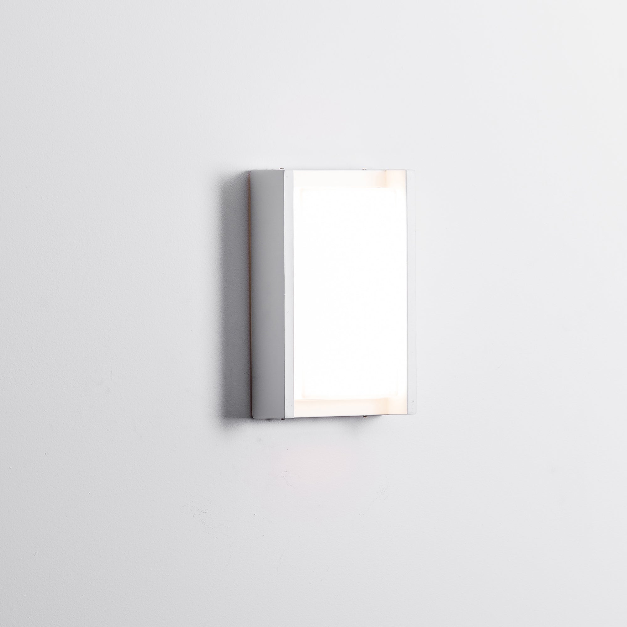 HV3668T-WHT - Nepean White LED Wall Light