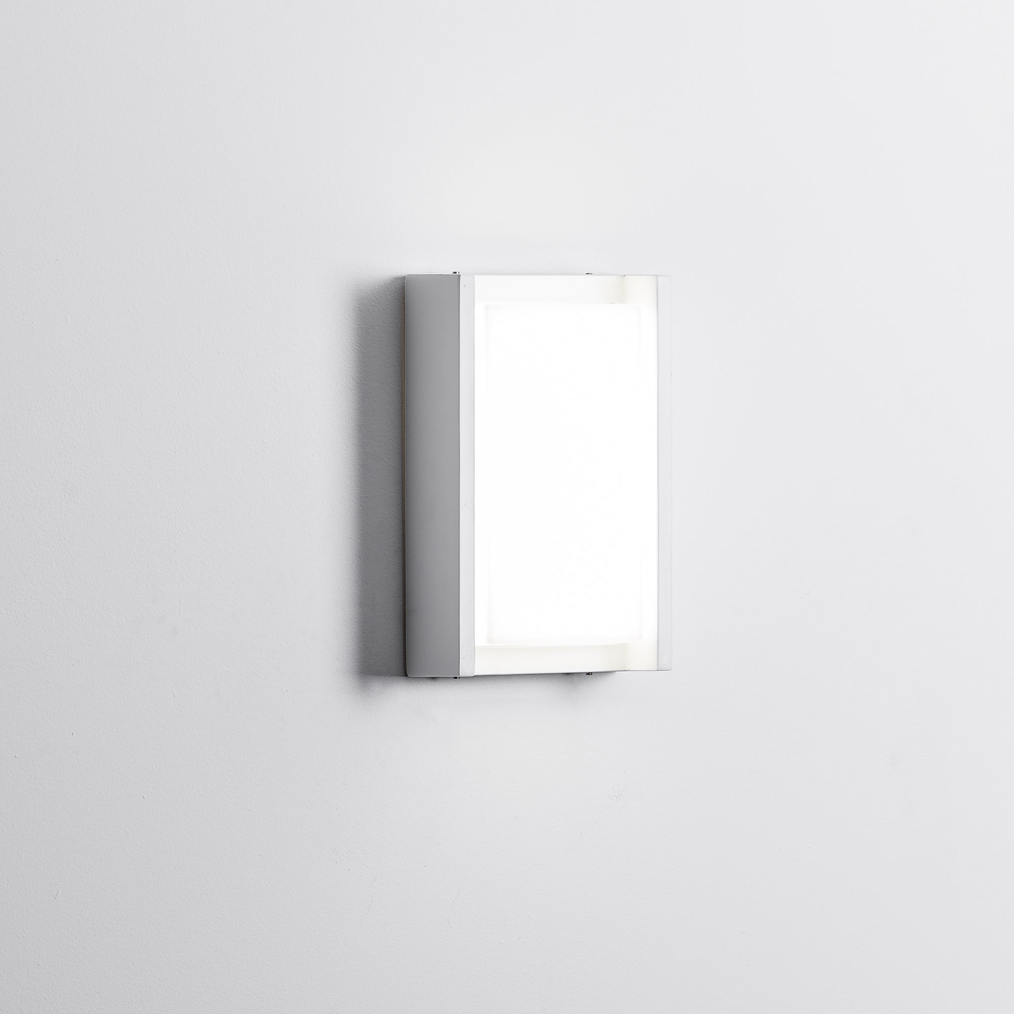 HV3668T-WHT - Nepean White LED Wall Light